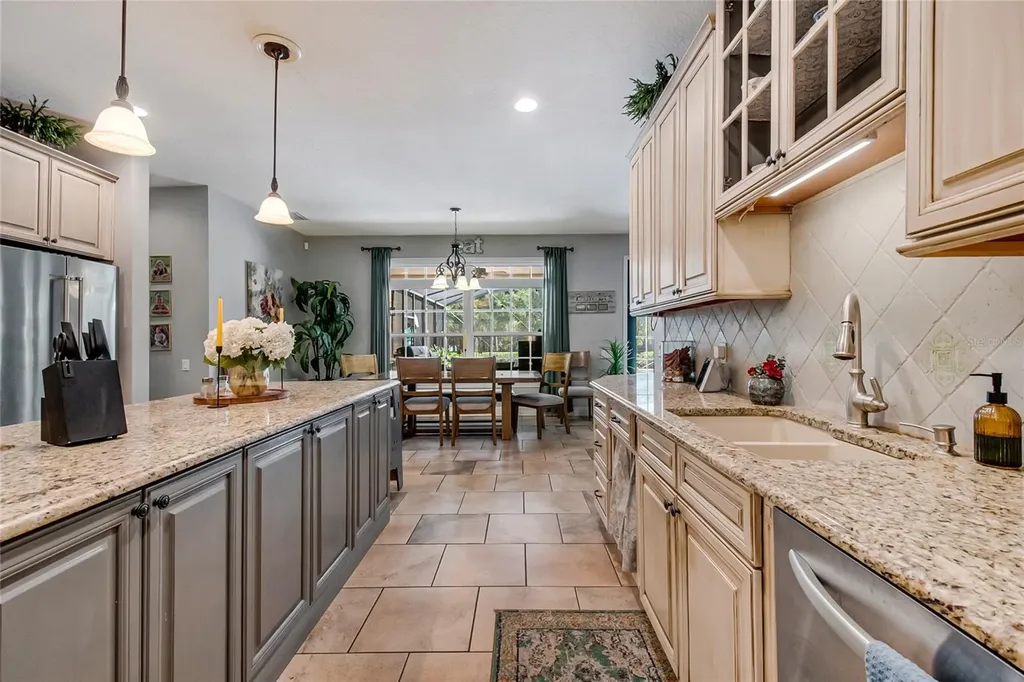450 Valley Stream Drive Geneva FL 32732