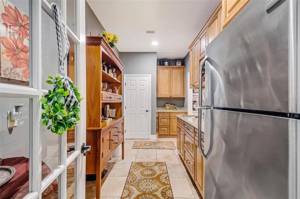 450 Valley Stream Drive Geneva FL 32732