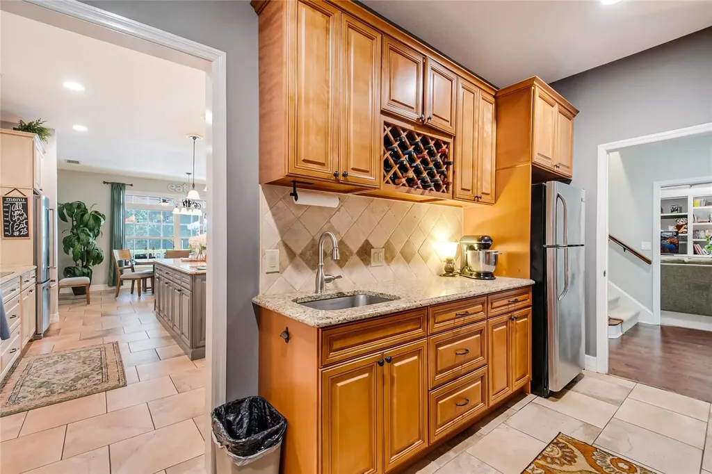450 Valley Stream Drive Geneva FL 32732