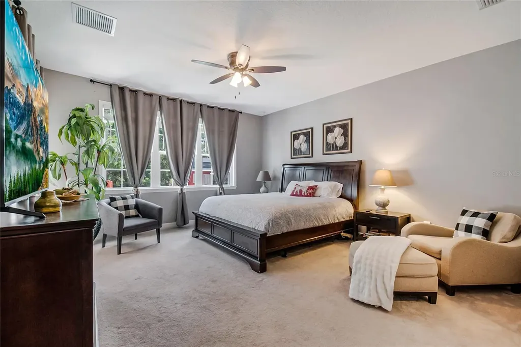 450 Valley Stream Drive Geneva FL 32732