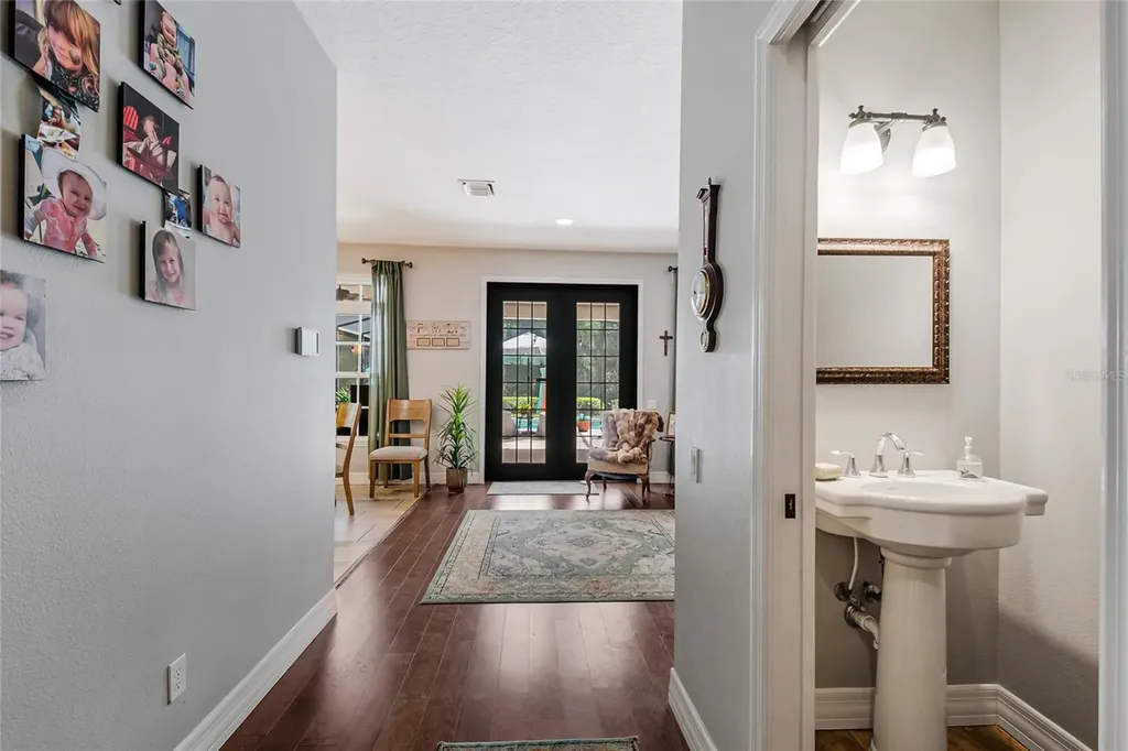 450 Valley Stream Drive Geneva FL 32732