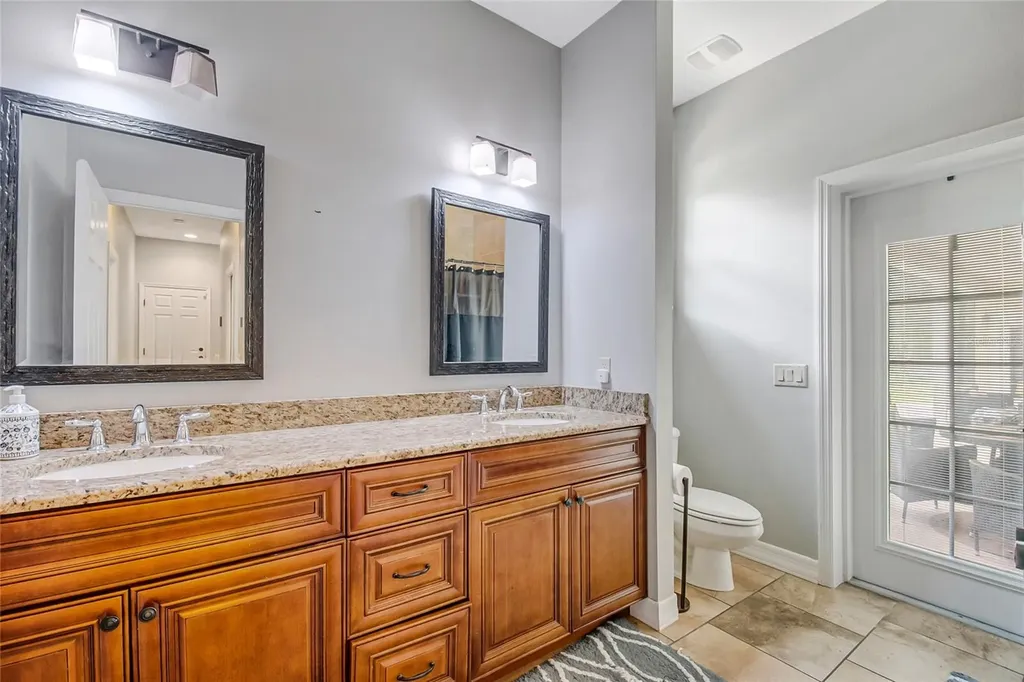450 Valley Stream Drive Geneva FL 32732