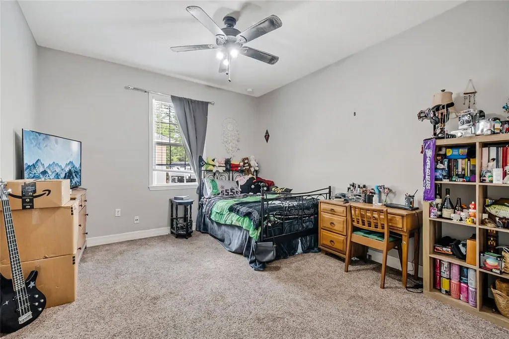 450 Valley Stream Drive Geneva FL 32732