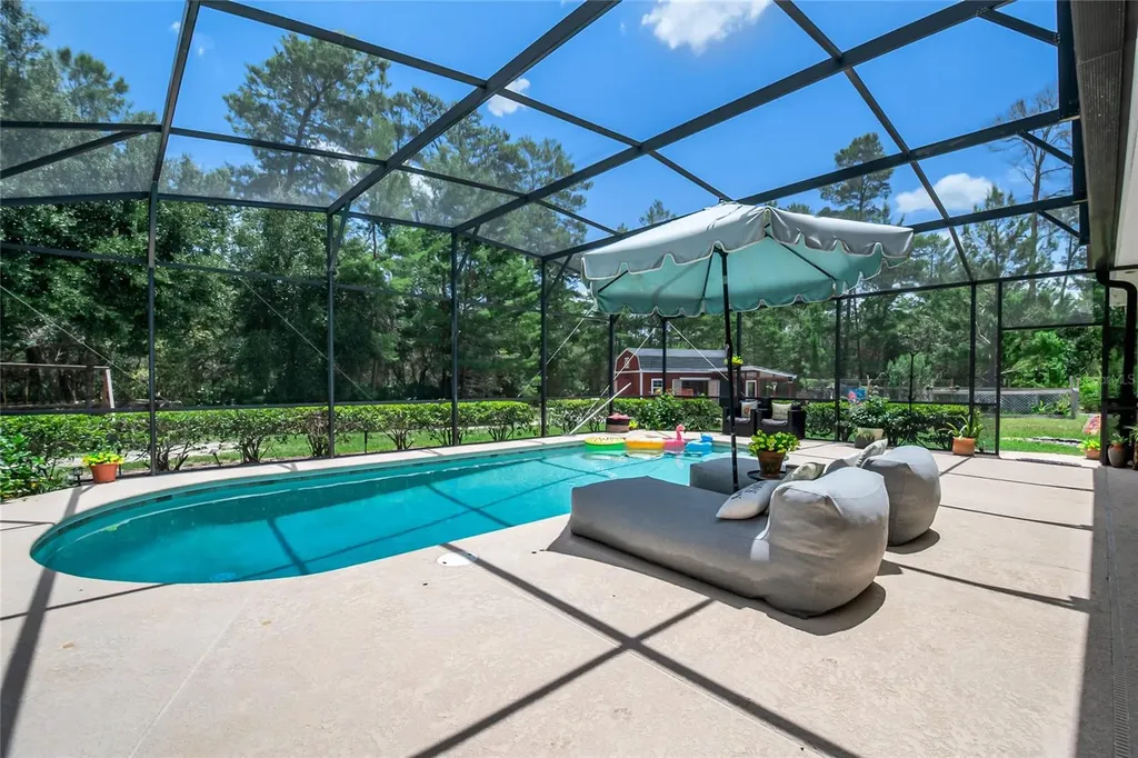450 Valley Stream Drive Geneva FL 32732