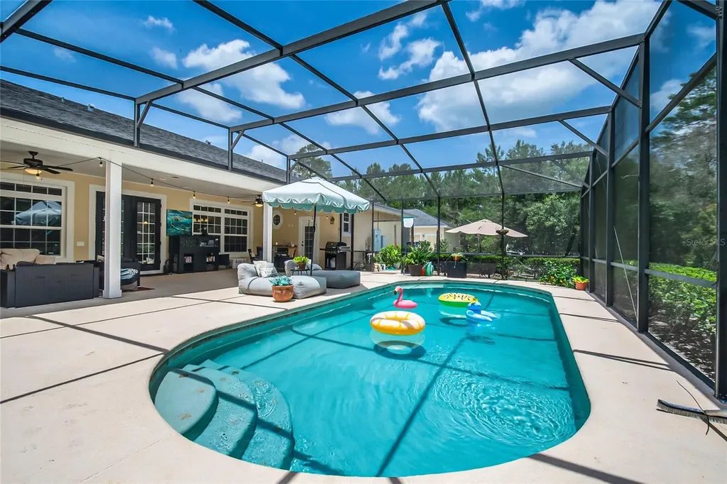 450 Valley Stream Drive Geneva FL 32732
