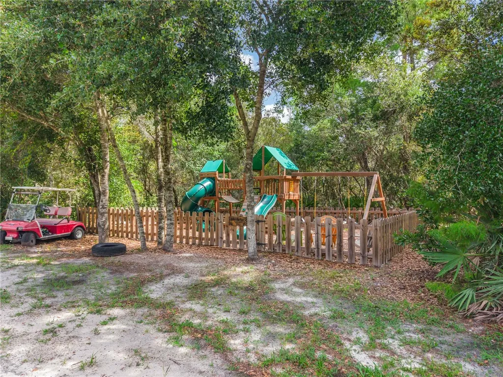 450 Valley Stream Drive Geneva FL 32732