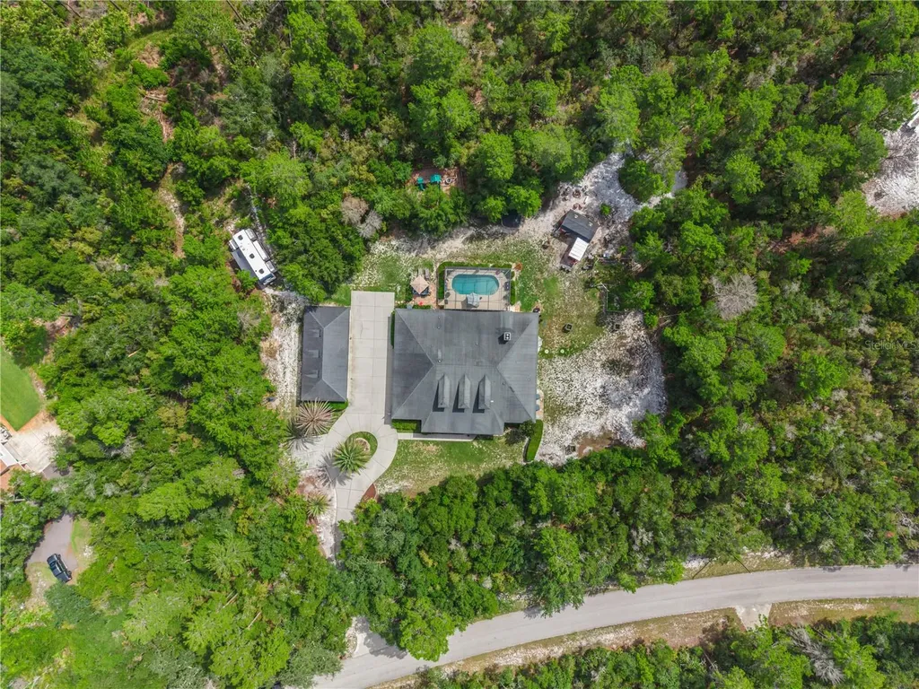 450 Valley Stream Drive Geneva FL 32732