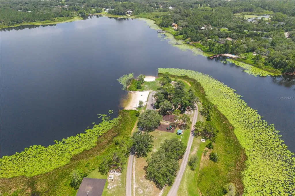 450 Valley Stream Drive Geneva FL 32732