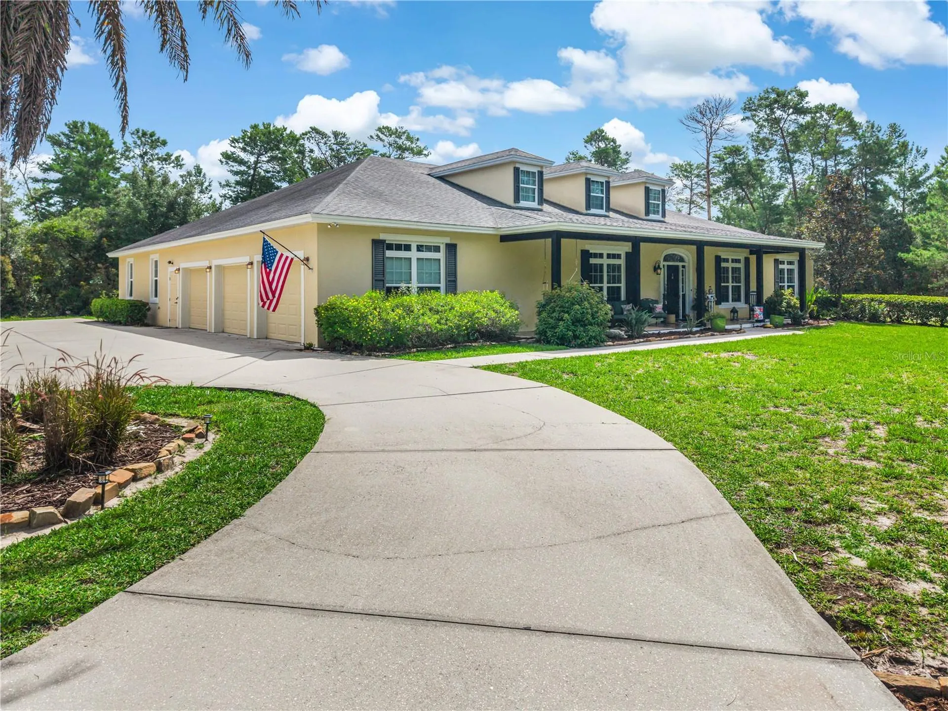 450 Valley Stream Drive Geneva FL 32732