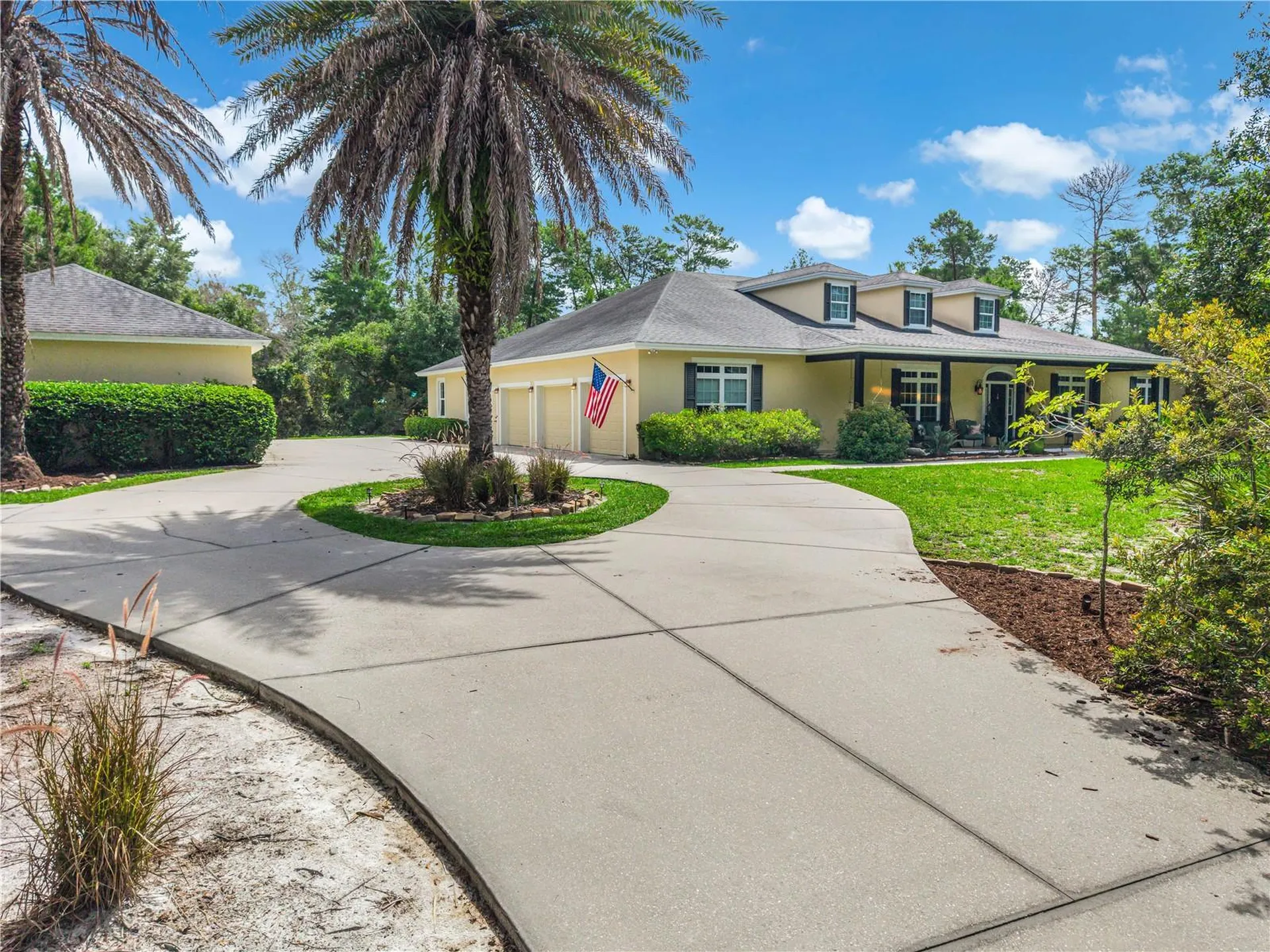450 Valley Stream Drive Geneva FL 32732