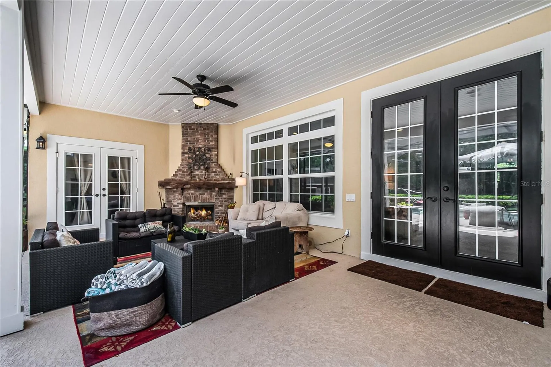 450 Valley Stream Drive Geneva FL 32732