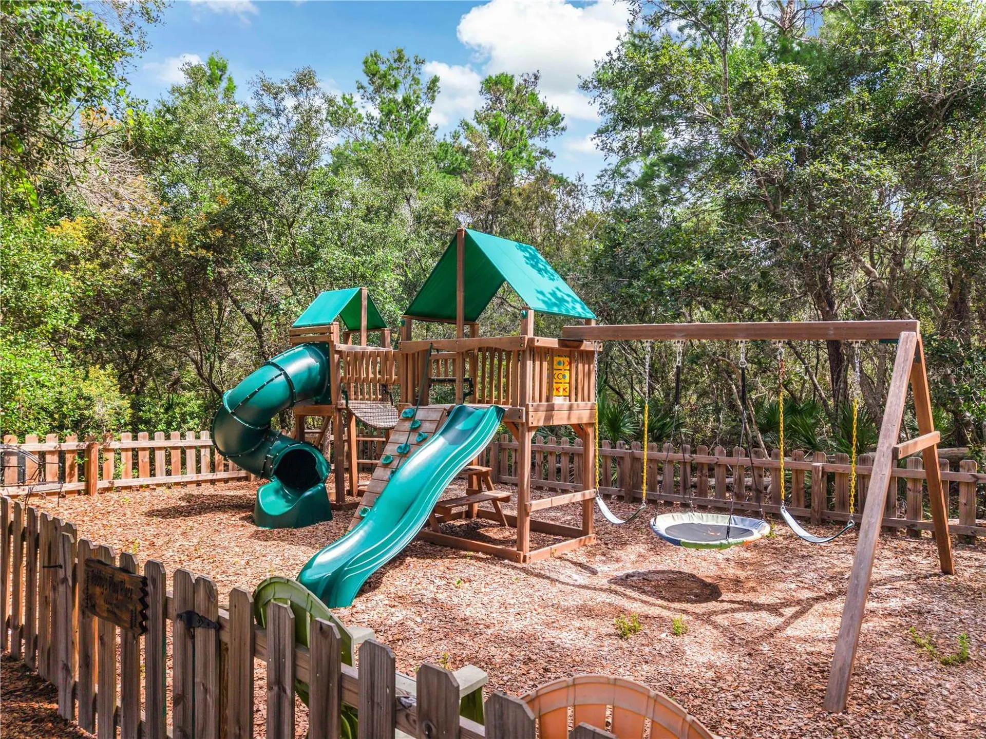 450 Valley Stream Drive Geneva FL 32732