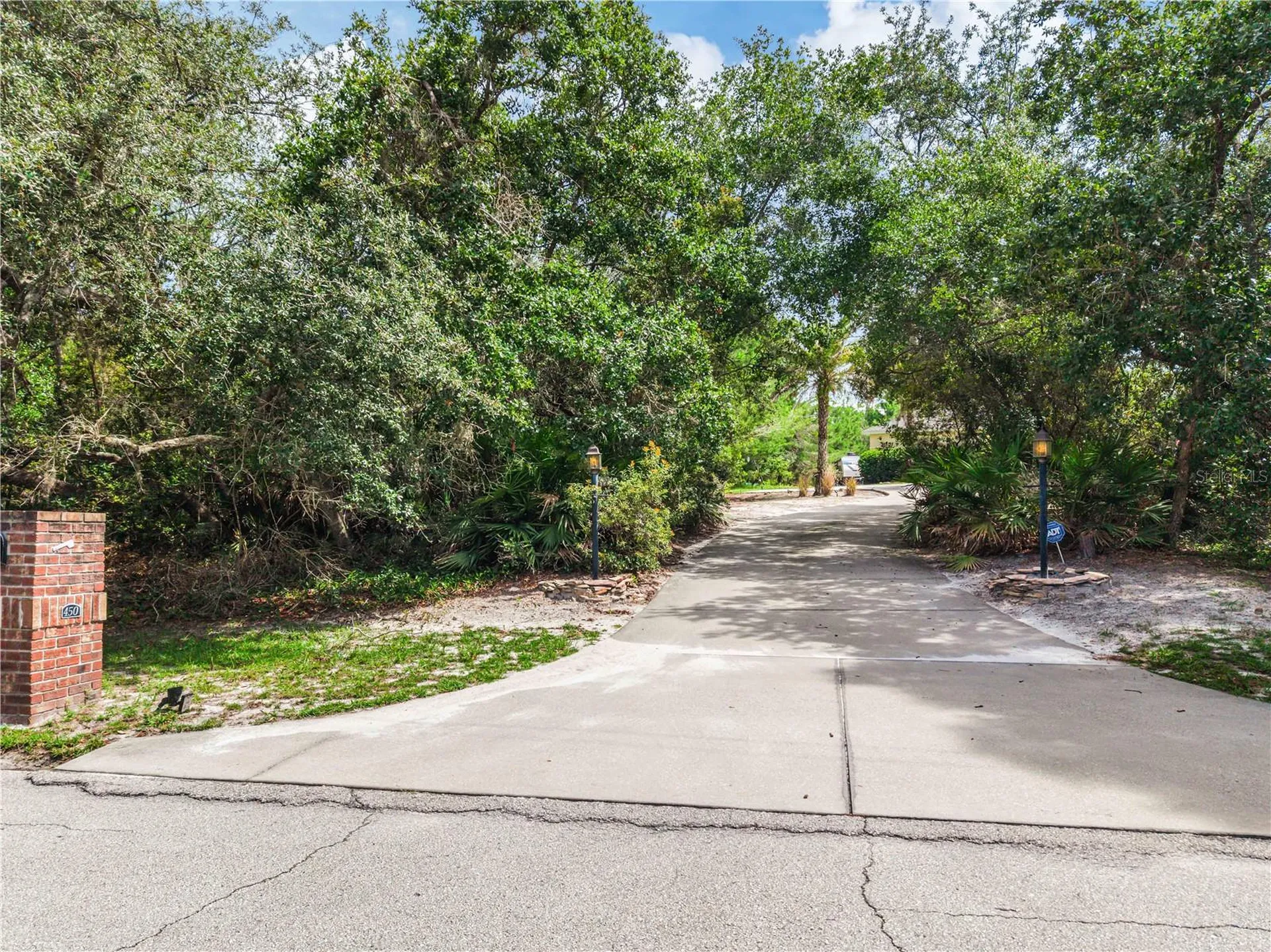 450 Valley Stream Drive Geneva FL 32732
