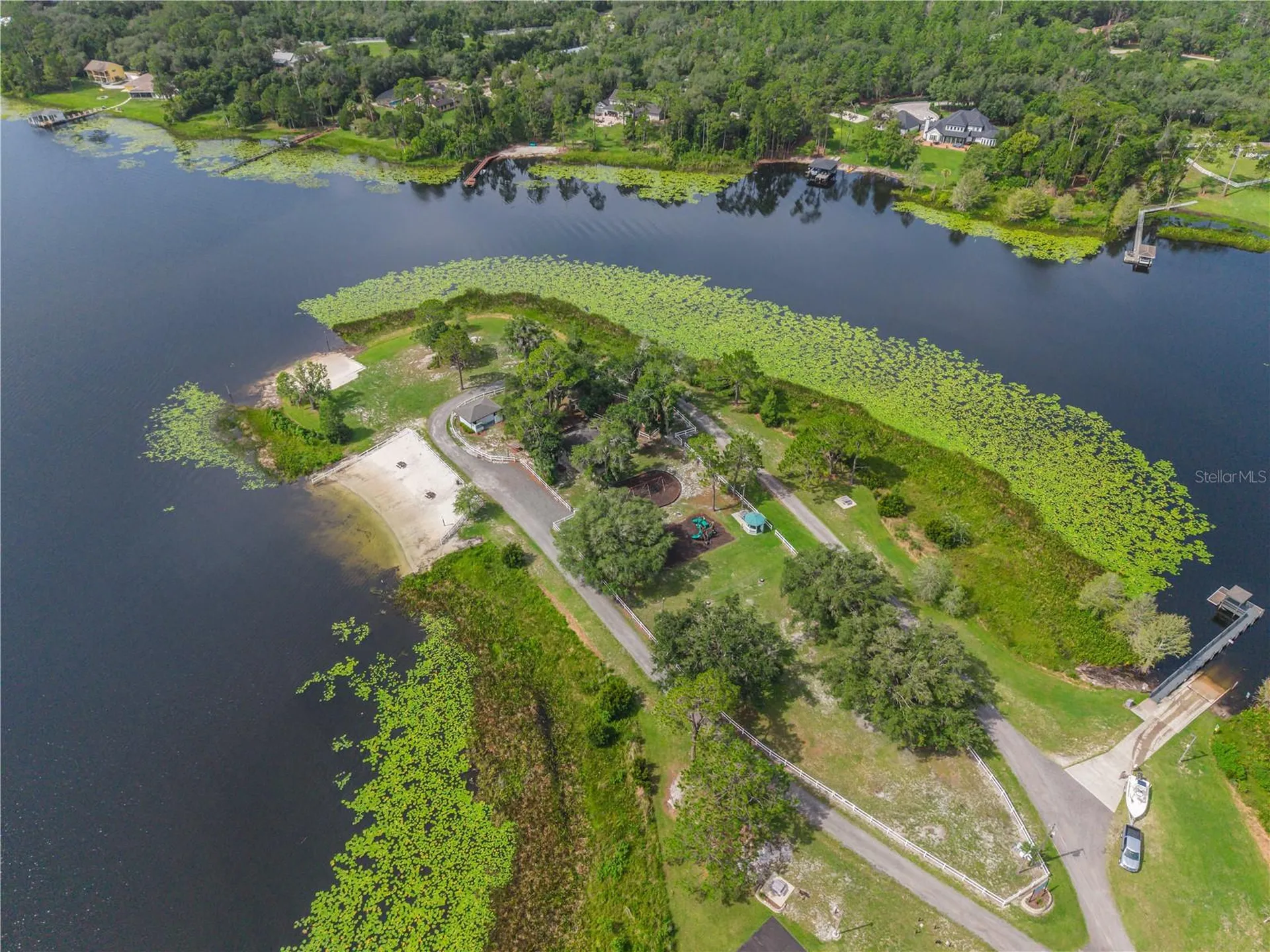 450 Valley Stream Drive Geneva FL 32732