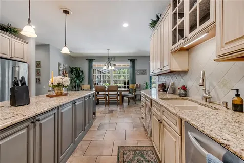 450 Valley Stream Drive Geneva FL 32732