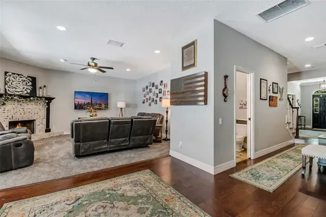 450 Valley Stream Drive Geneva FL 32732