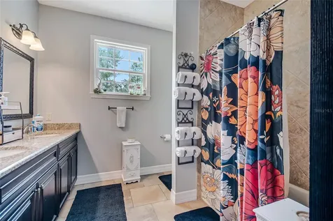 450 Valley Stream Drive Geneva FL 32732