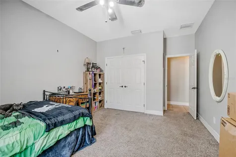 450 Valley Stream Drive Geneva FL 32732