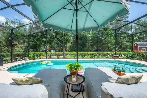 450 Valley Stream Drive Geneva FL 32732