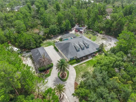 450 Valley Stream Drive Geneva FL 32732
