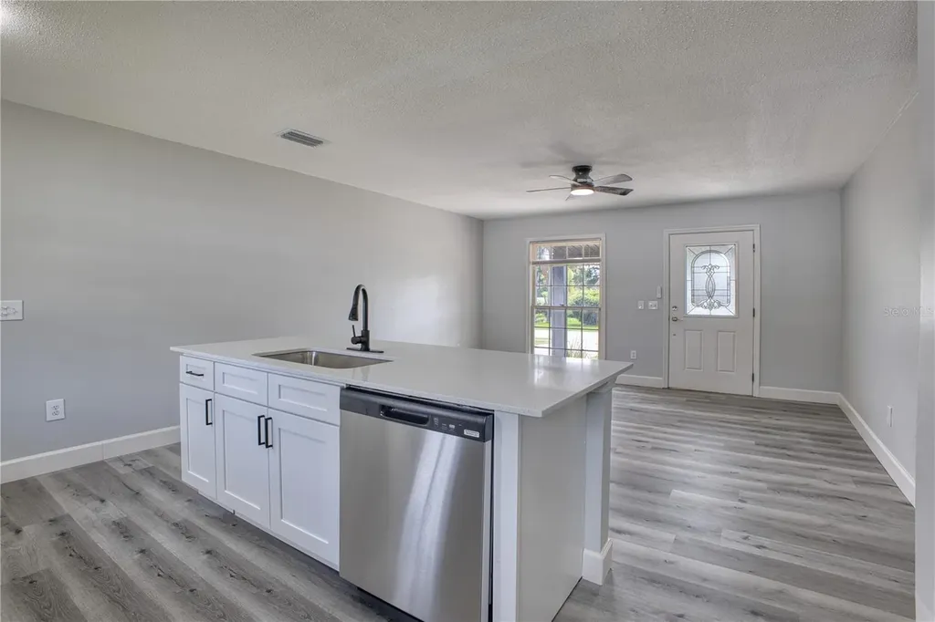 102 Amigos Road Debary FL 32713