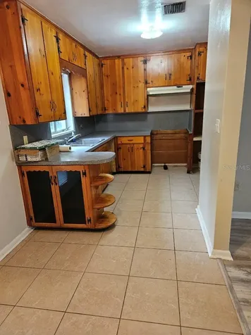 1528 N Powers Drive Orlando FL 32818
