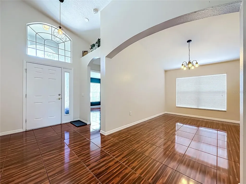 607 Sunset Beach Court Valrico FL 33594