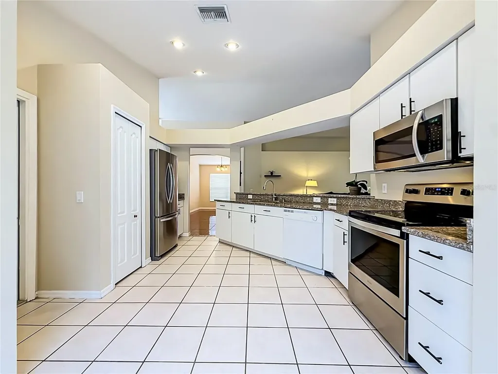 607 Sunset Beach Court Valrico FL 33594