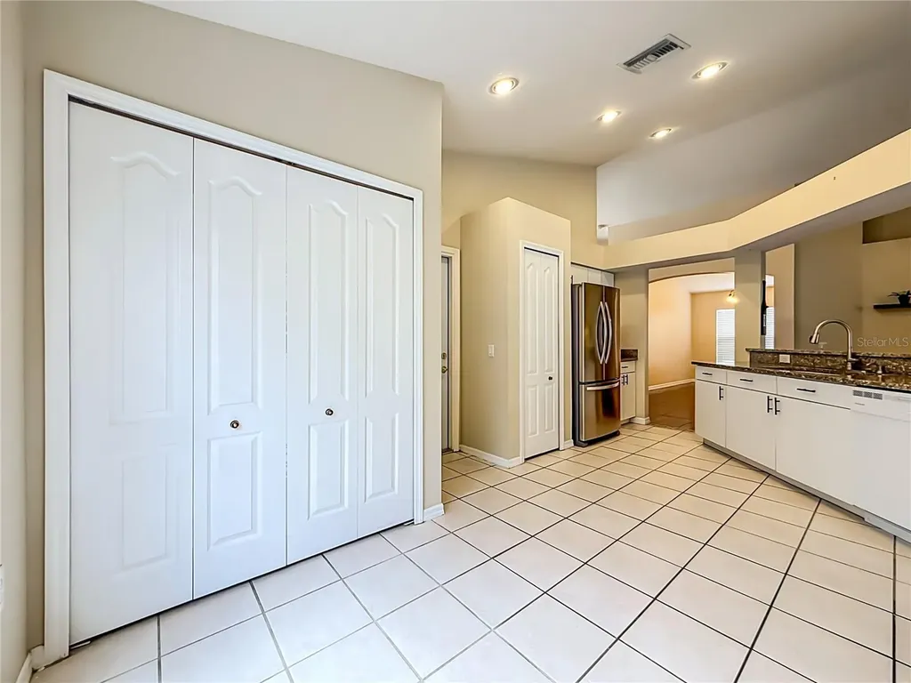 607 Sunset Beach Court Valrico FL 33594