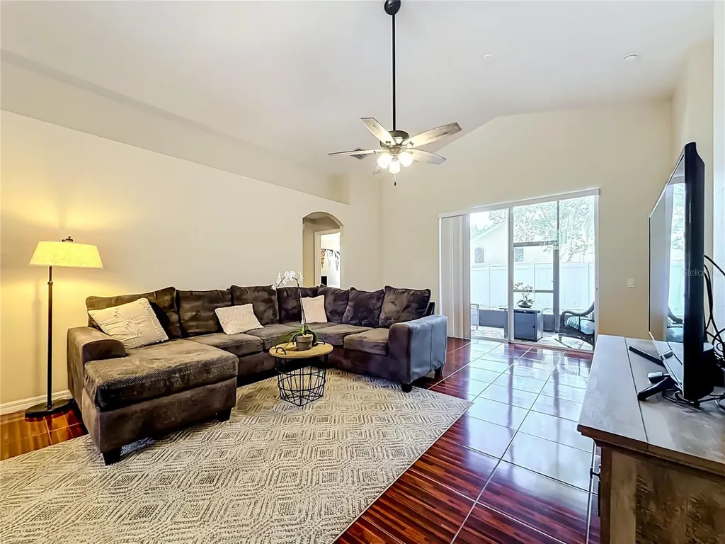 607 Sunset Beach Court Valrico FL 33594