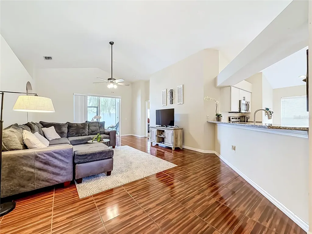 607 Sunset Beach Court Valrico FL 33594