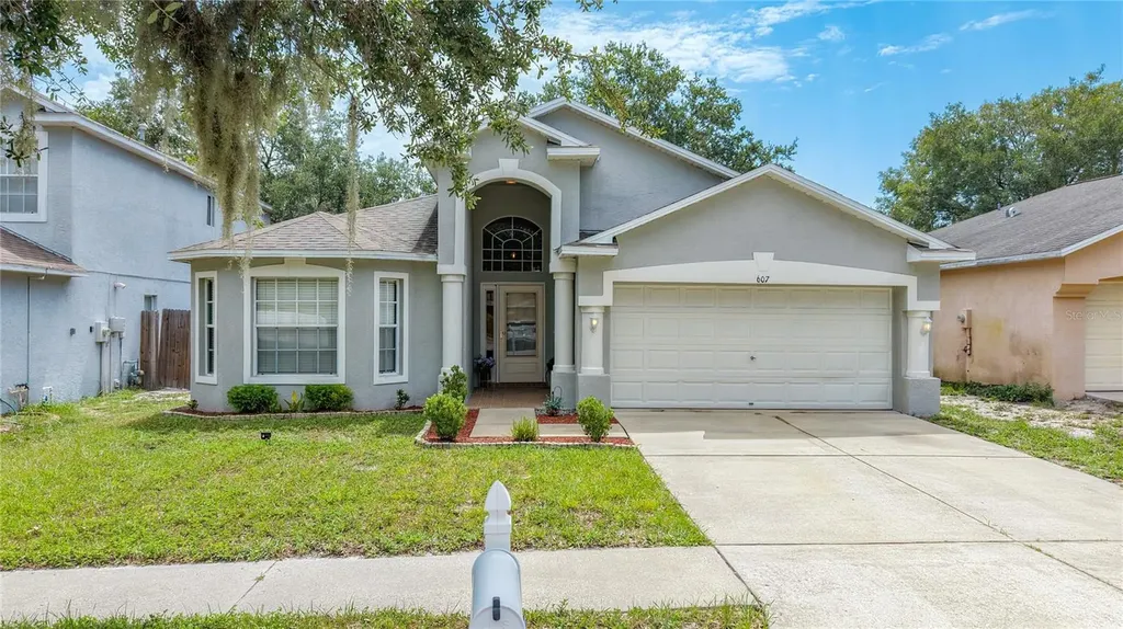 607 Sunset Beach Court Valrico FL 33594