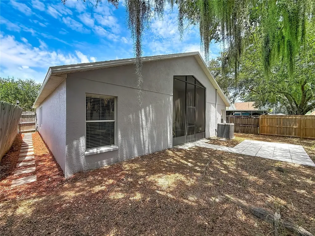 607 Sunset Beach Court Valrico FL 33594