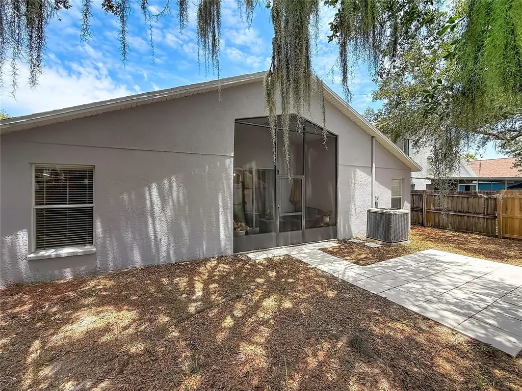 607 Sunset Beach Court Valrico FL 33594