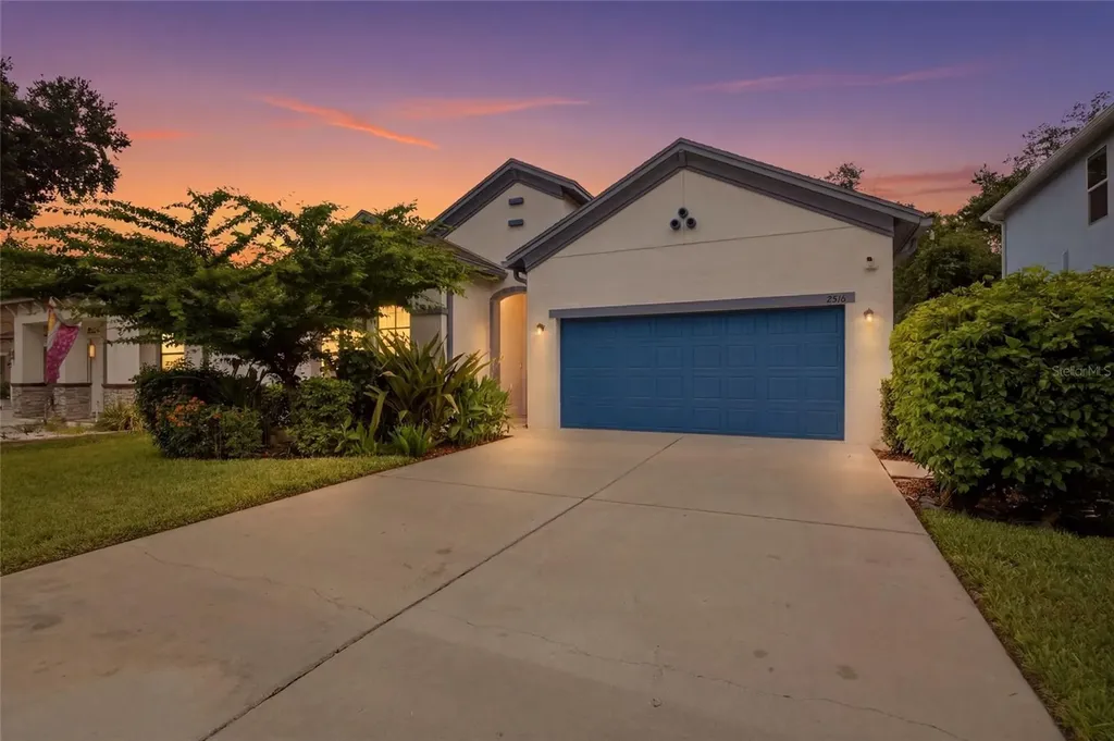 2516 W Curtis Street Tampa FL 33614