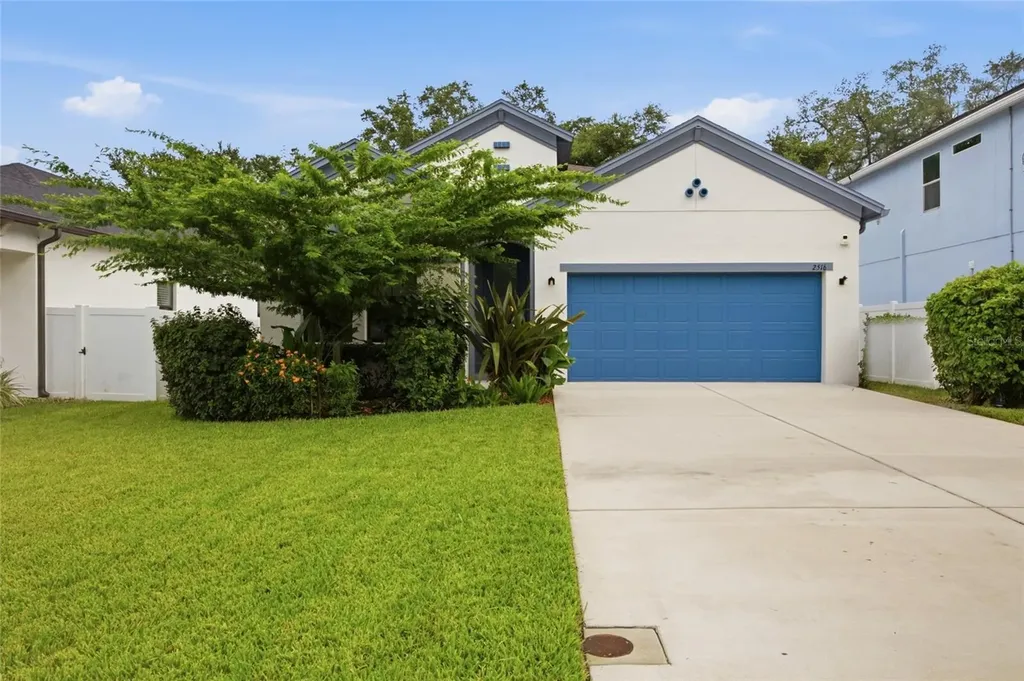2516 W Curtis Street Tampa FL 33614