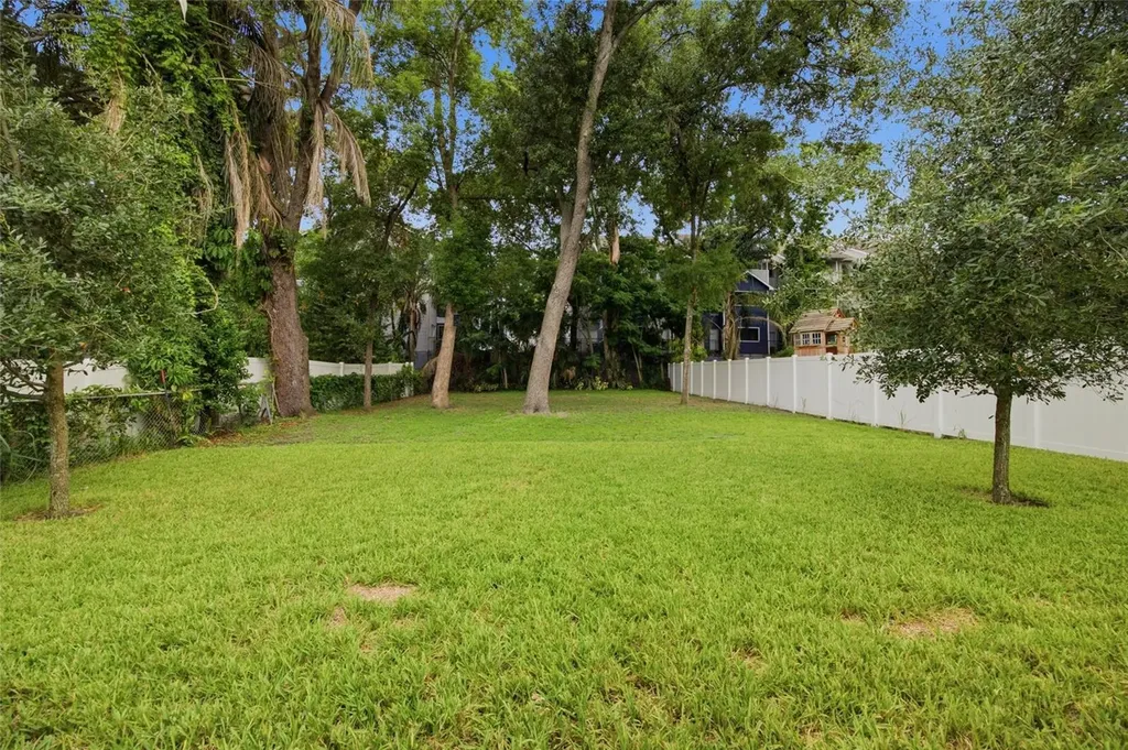 2516 W Curtis Street Tampa FL 33614