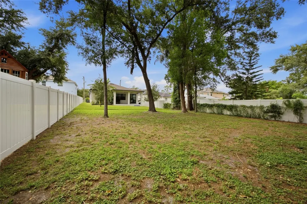 2516 W Curtis Street Tampa FL 33614