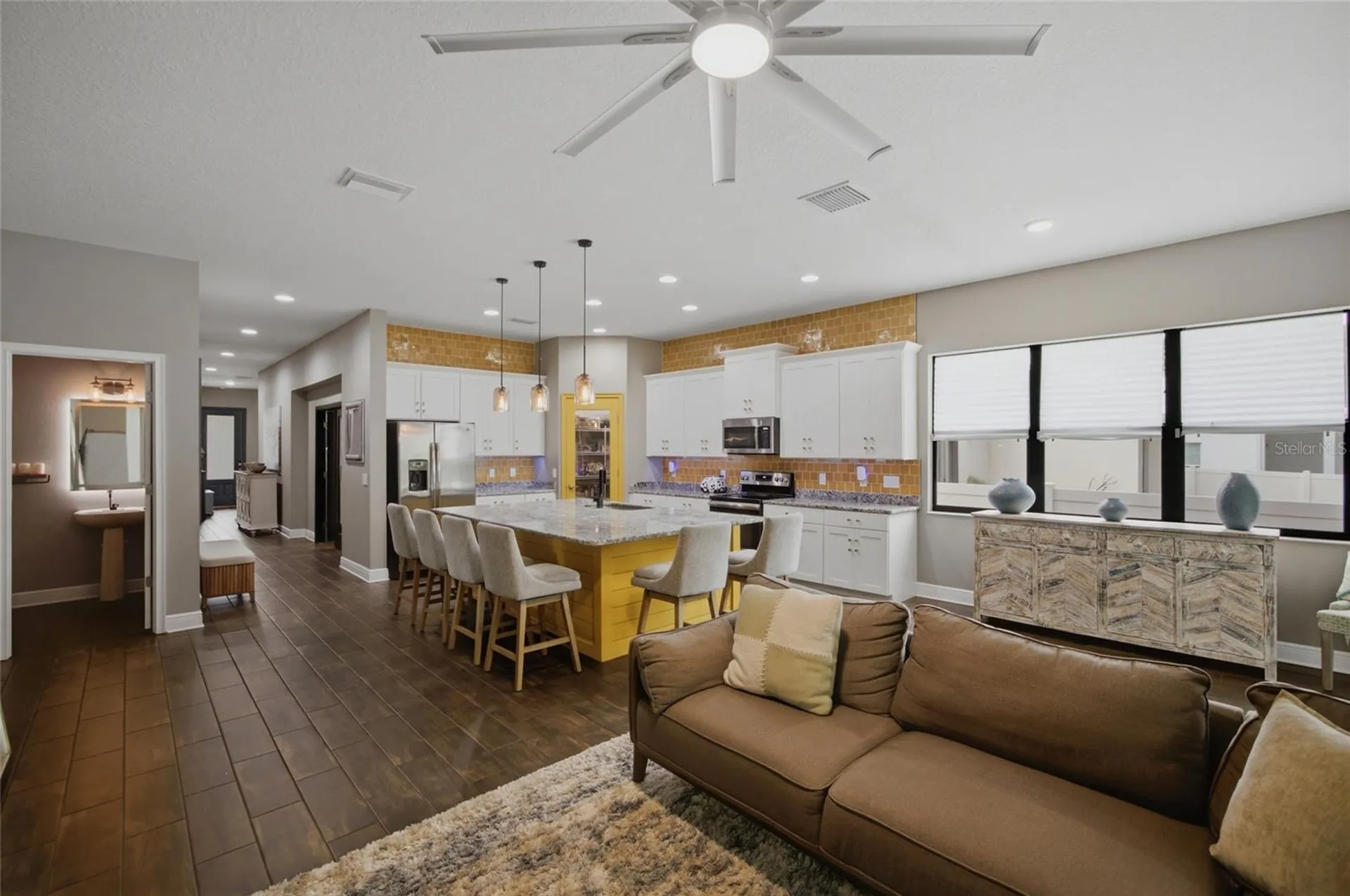 2516 W Curtis Street Tampa FL 33614