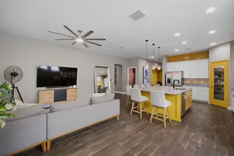 2516 W Curtis Street Tampa FL 33614