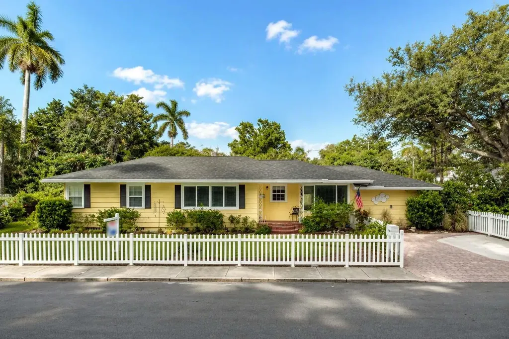 405 20th Street W Bradenton FL 34205