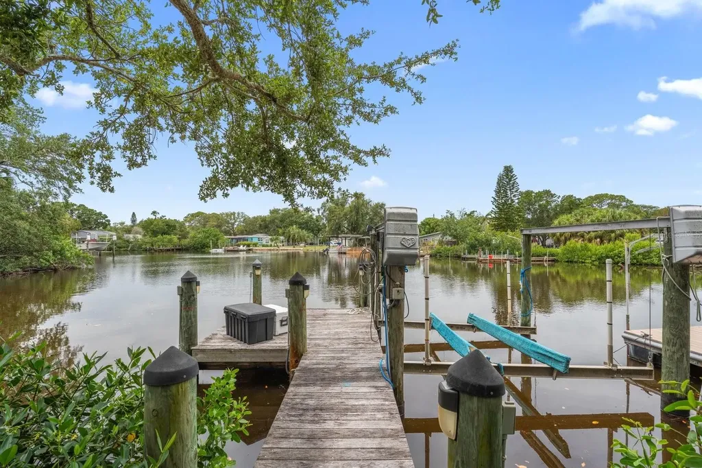 912 Seminole Boulevard Tarpon Springs FL 34689