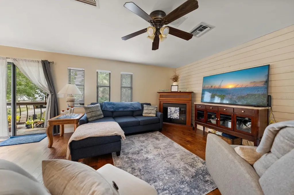 912 Seminole Boulevard Tarpon Springs FL 34689