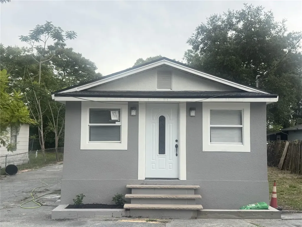425 S Observatory Drive Orlando FL 32835