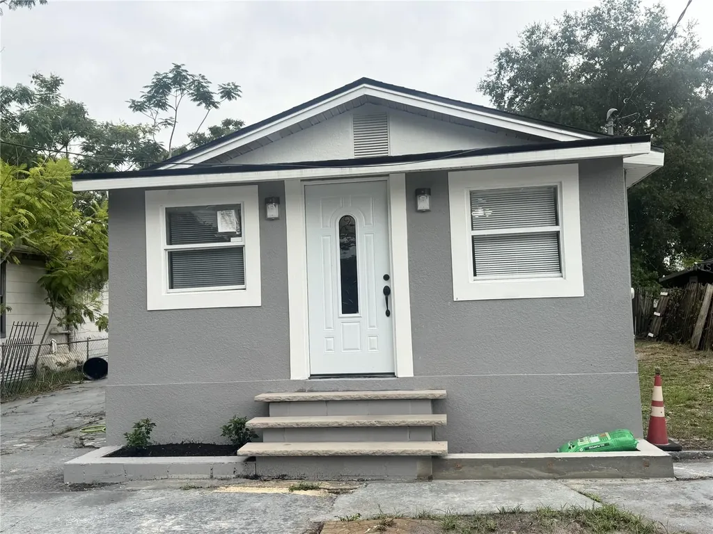 425 S Observatory Drive Orlando FL 32835