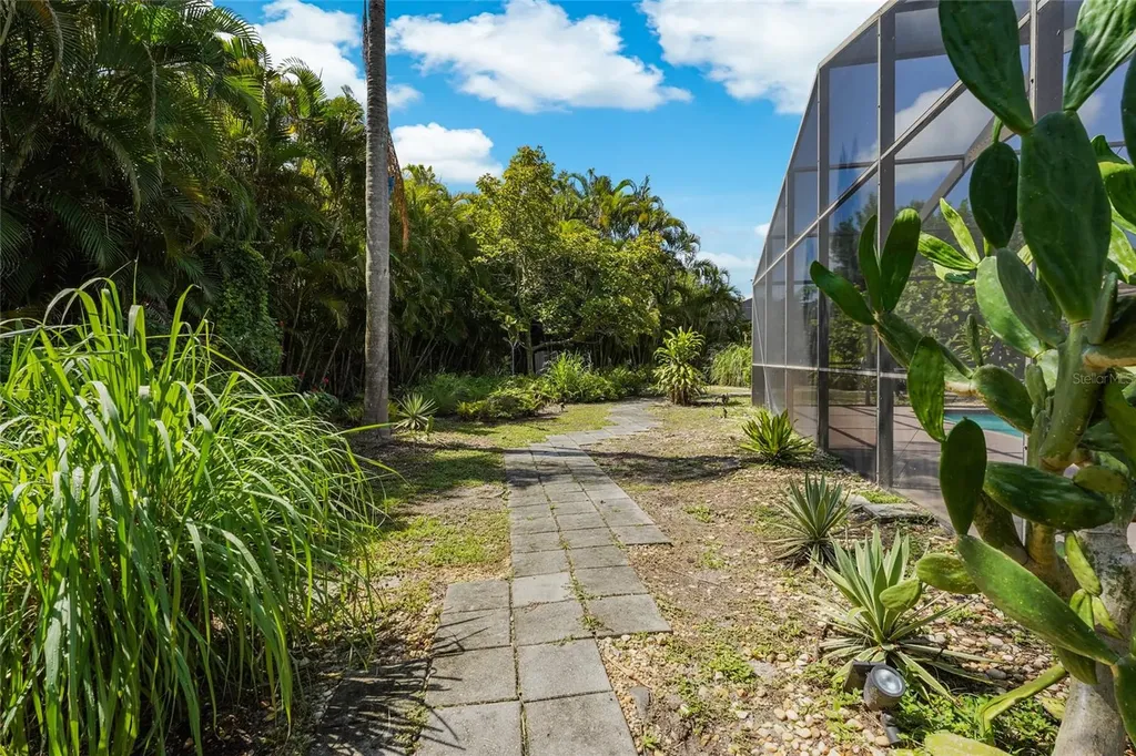 3781 Countryside Road Sarasota FL 34233