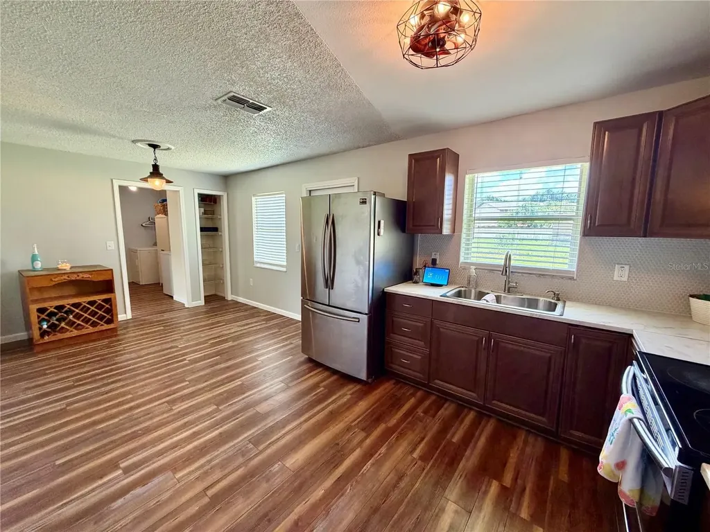 8 N Hendry Avenue Fort Meade FL 33841