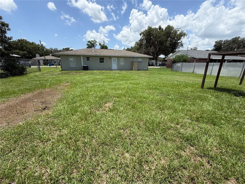 8 N Hendry Avenue Fort Meade FL 33841