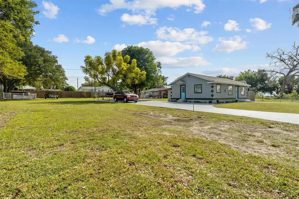 513 5th Street Dundee FL 33838