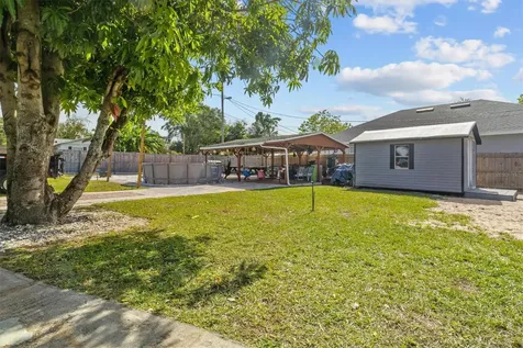 513 5th Street Dundee FL 33838